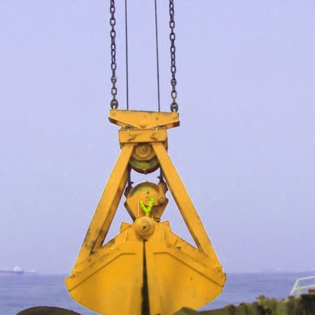 Four Rope Clamshell Grabs Bucket