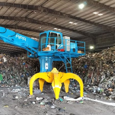 Hydraulic Orange peel (cactus) grab