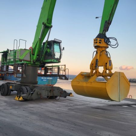 Hydraulic clamshell grab bucket