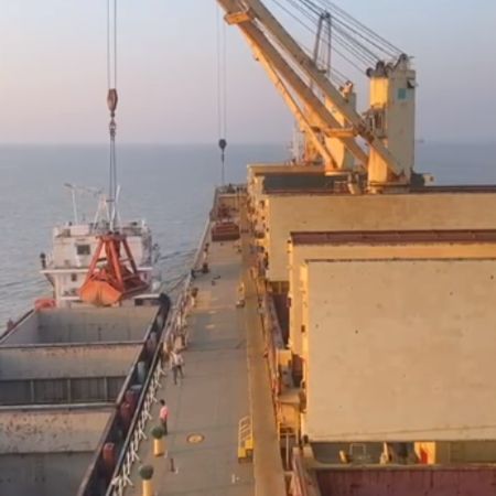 Clamshell Buckets for Ship Cranes