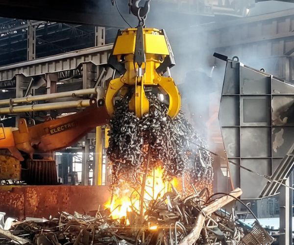 Electro-hydraulic scrap handling grab bucket
