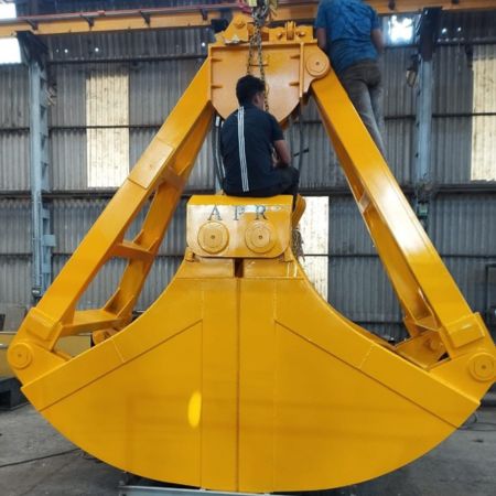 two-rope clamshell grabs two-rope clamshell grabs