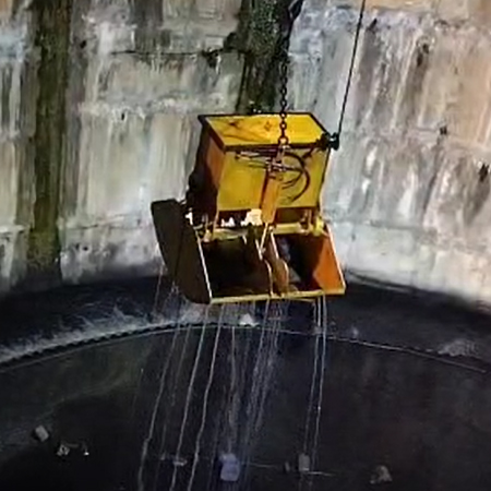 underwater grab bucket